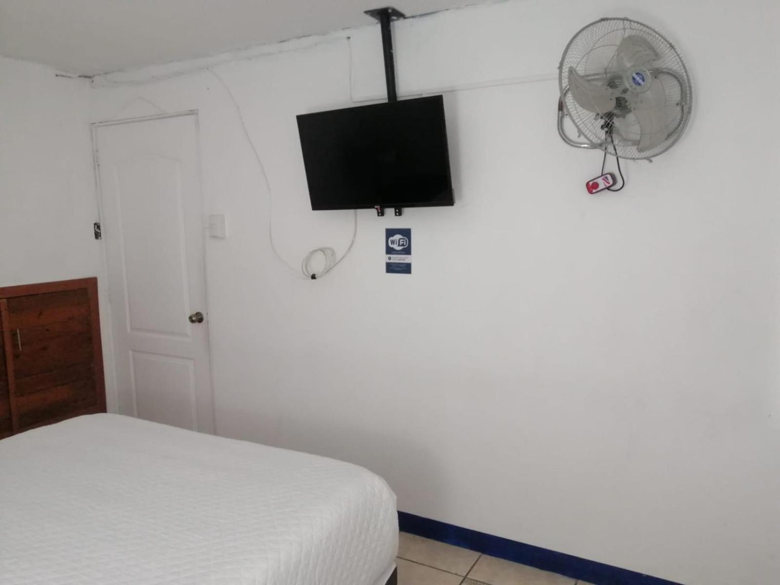 Global Airport Inn Free Shuttle Γουατεμάλα Εξωτερικό φωτογραφία